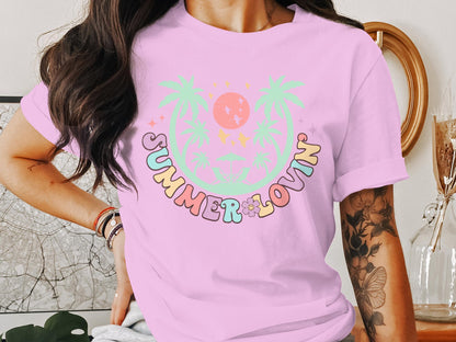 Summer Lovin' T-Shirt, Beach Palm Tree Graphic Tee, Retro Sunset Tropical Shirt, Casual Vacation Style Top, Unisex Fashion