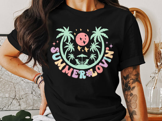 Summer Lovin' T-Shirt, Beach Palm Tree Graphic Tee, Retro Sunset Tropical Shirt, Casual Vacation Style Top, Unisex Fashion