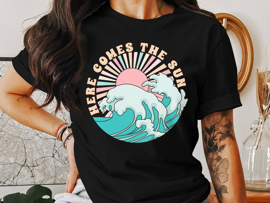 Boho Ocean Waves Sunrise Graphic Tee, Here Comes The Sun Summer T-Shirt, Beach Lover Casual Top, Retro Style Soft Cotton Shirt